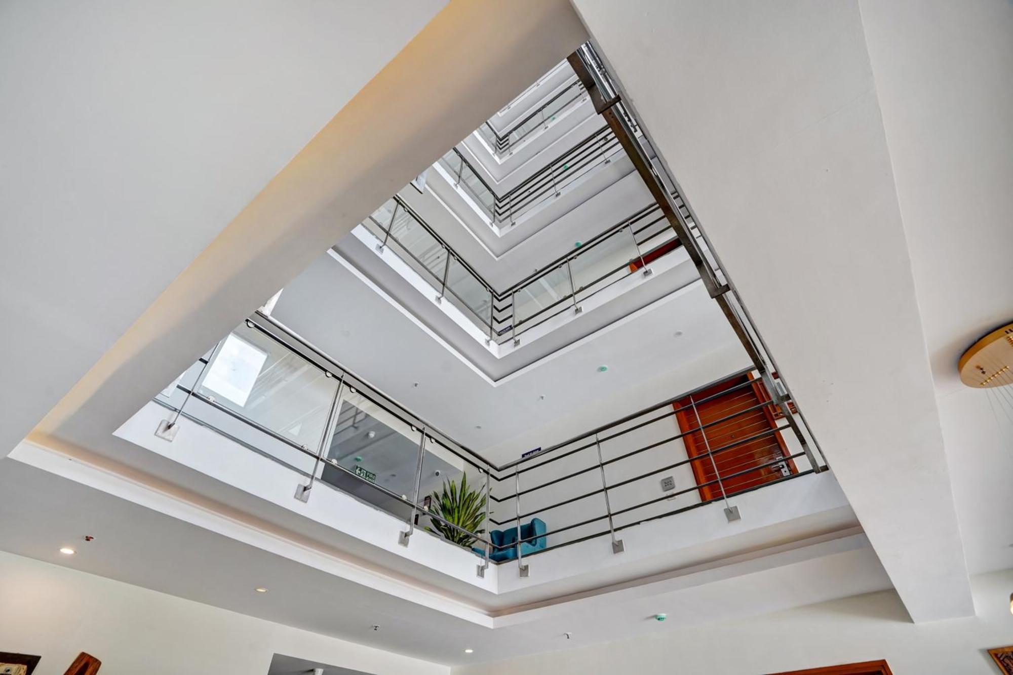 העיר בנגלור Astra Hotels & Suites - Marathalli מראה חיצוני תמונה