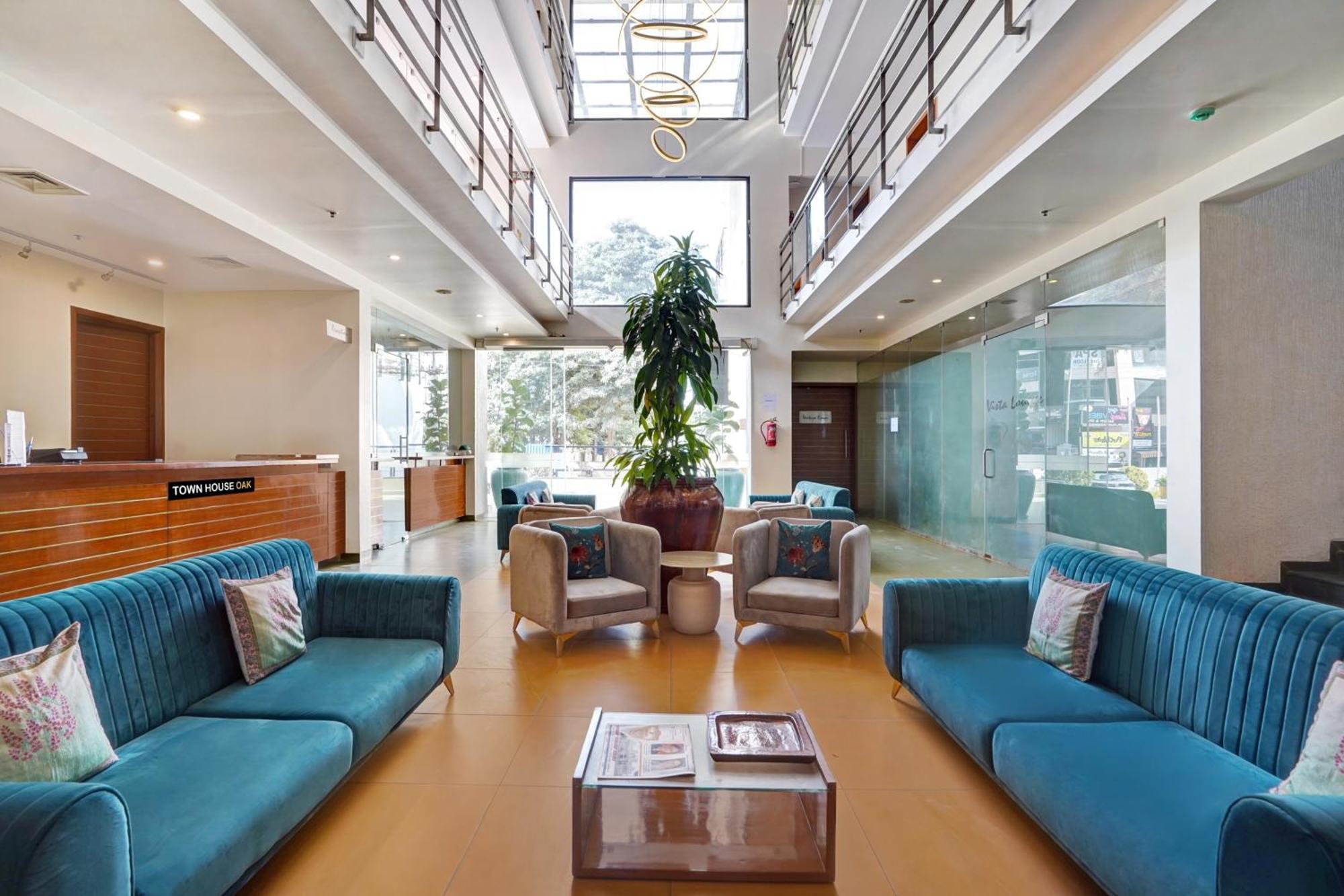 העיר בנגלור Astra Hotels & Suites - Marathalli מראה חיצוני תמונה
