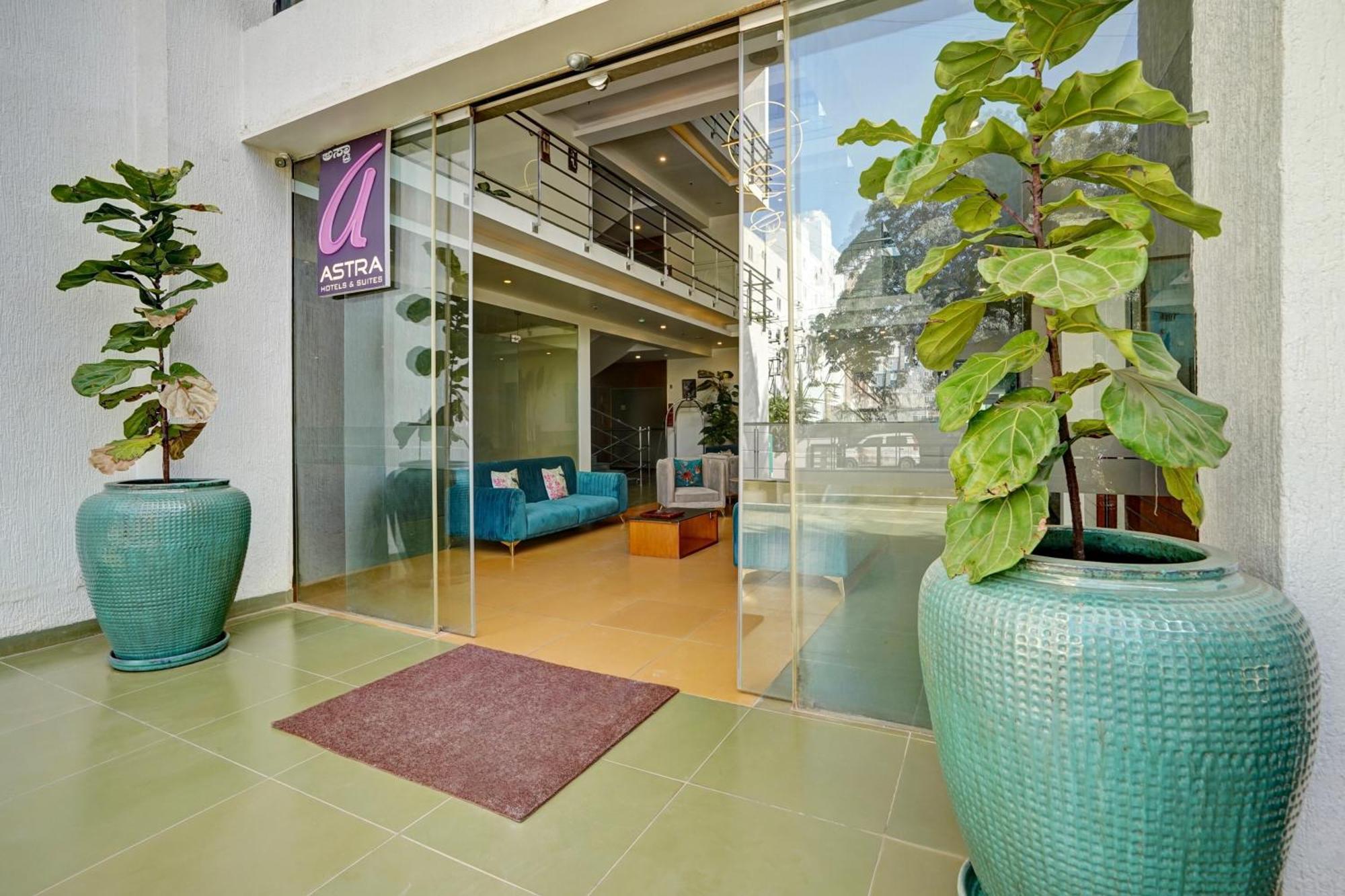 העיר בנגלור Astra Hotels & Suites - Marathalli מראה חיצוני תמונה